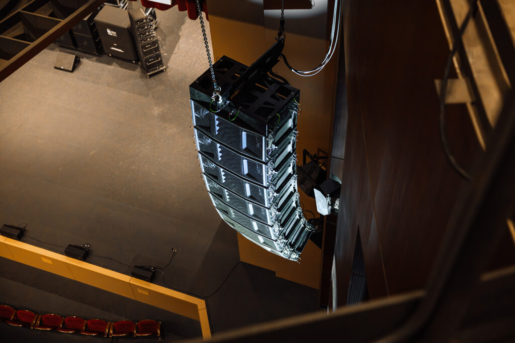 Gallo Center line array